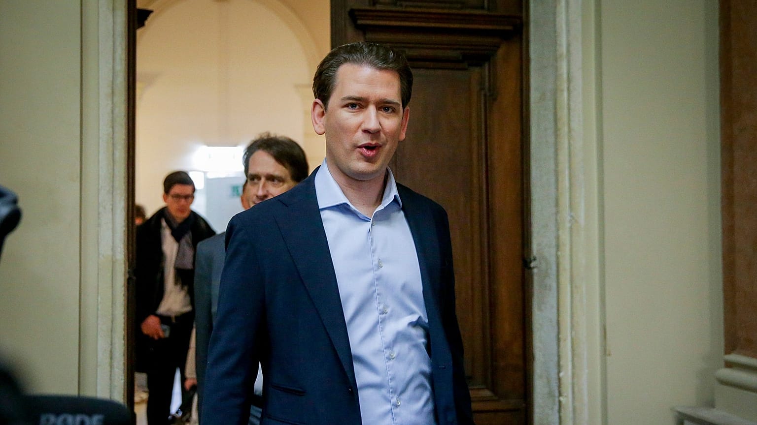 Eski Avusturya Başbakanı Sebastian Kurz, 'yalan beyandan' yargılandığı dava için mahkemeye gelirken 