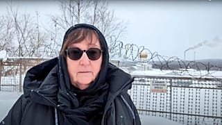 Navalni'nin annesi Lyudmila Navalnaya muhalif liderin cenazesini almak için hapishaneye gitmişti