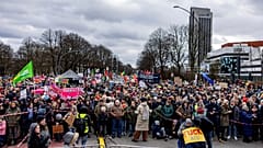 Manifestación contra la extrema derecha en Hamburgo, Alemania. 