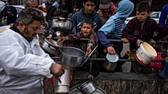 Lastwagen mit Lebensmitteln, medizinischen Hilfsgütern und anderen wichtigen Hilfsgütern werden immer seltener