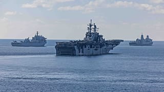 USS Bataan ARG, #SNMG2 🇬🇧 RFA Argus, 🇹🇷 TCG Gemlik and 🇹🇷 TCG Gelibolu conducting navigational & comms drills,