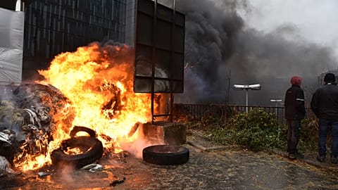 Proteste der Bauern enden im Flammeninferno