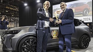 رينو سينيك والتتويج بالجائزة