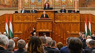 Az országgyűlés hétfői, plenáris ülésén