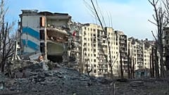 Rus güçlerinin Ukrayna'nın doğusundaki Avdiivka'yı ele geçirmesinin ardından hasar gören binalar