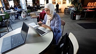ناخبة أمريكية في ولاية ميشيغان