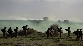 İsrailli birlikler İsrail kontrolündeki Golan Tepeleri'nde Lübnan cephesinde eğitim tatbikatlarına katılıyor,
