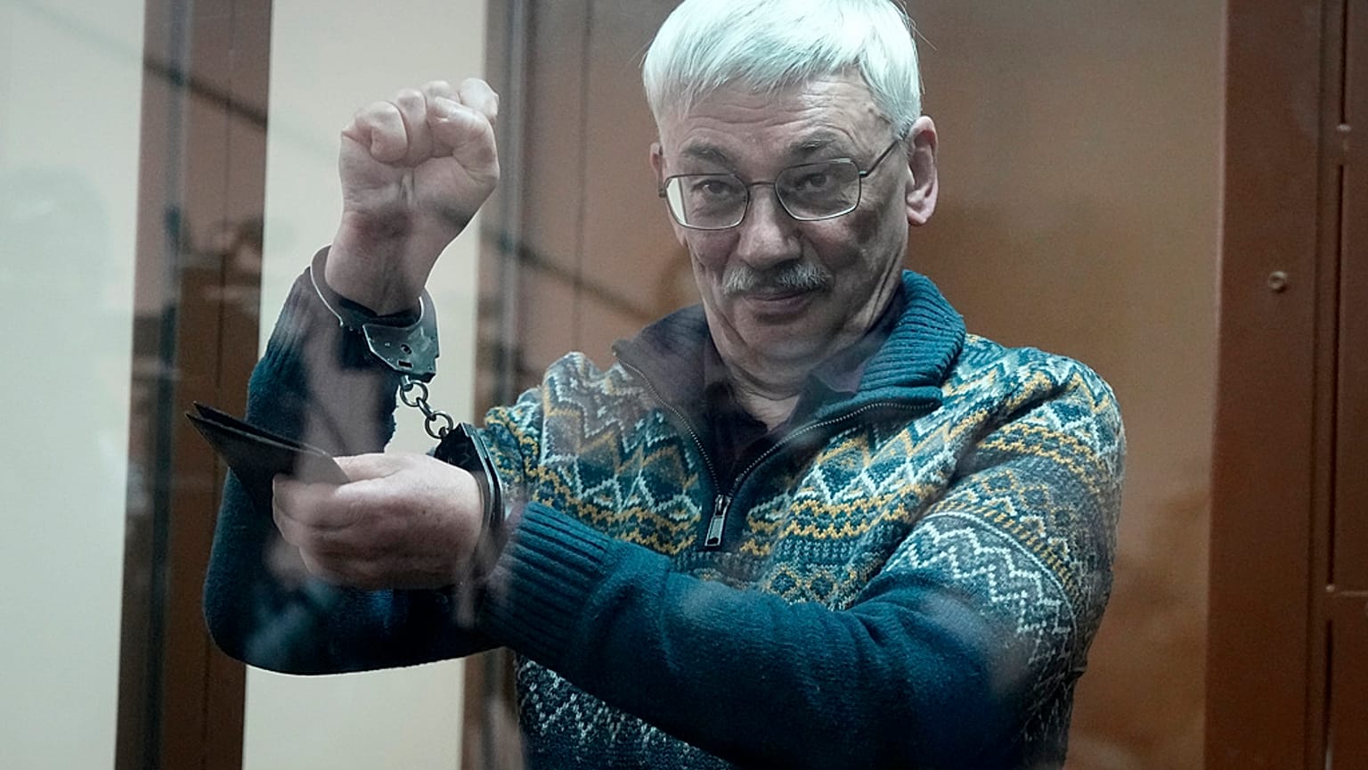 Олег Орлов