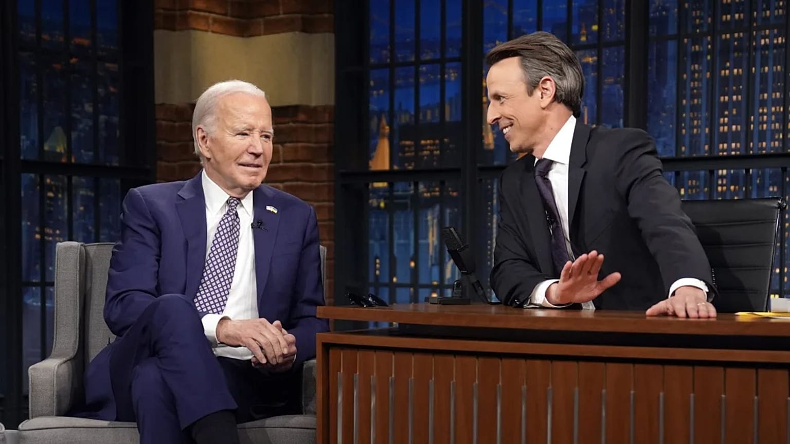Biden a Seth Meyers Showban