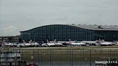 Die Flugzeuge von British Airways stehen auf dem Flughafen Heathrow in London.