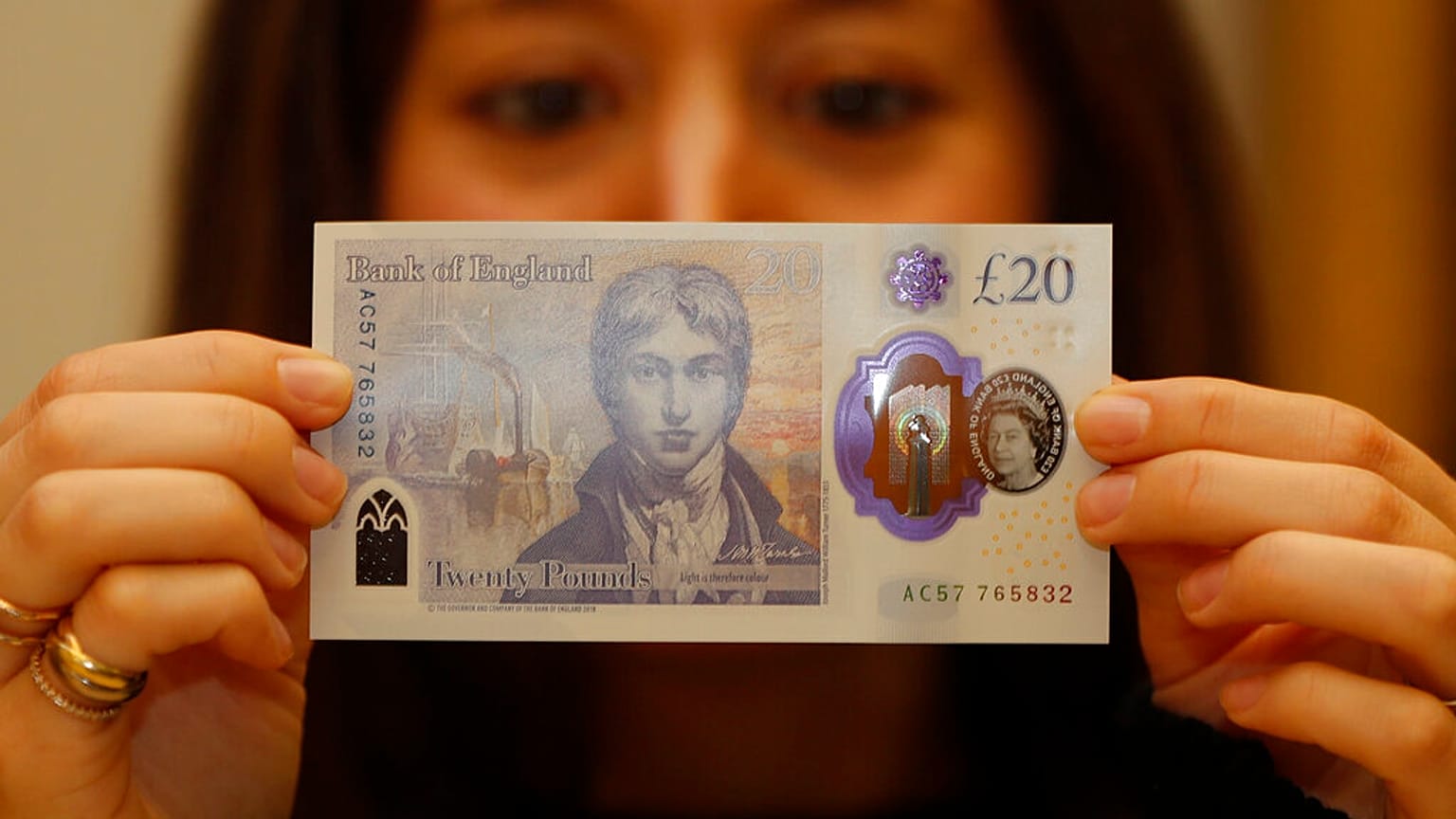 Die neue 20-Pfund-Banknote wird bei einem Fototermin in der Tate Britain in London gezeigt, Donnerstag, 20. Februar 2020. 
