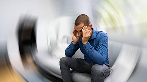 A new study hints that COVID-19 can impact cognitive performances up to more than a year after having contracted the virus.
