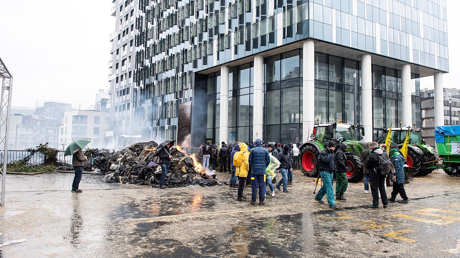 2024. február 26-án ismét Brüsszelben tüntettek a mezőgazdasági termelők