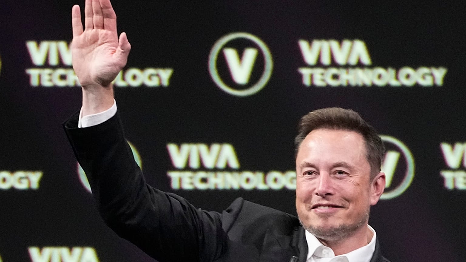 ARCHÍV: Elon Musk a párizsi Vivatech kiállításon 2023. június 16-án