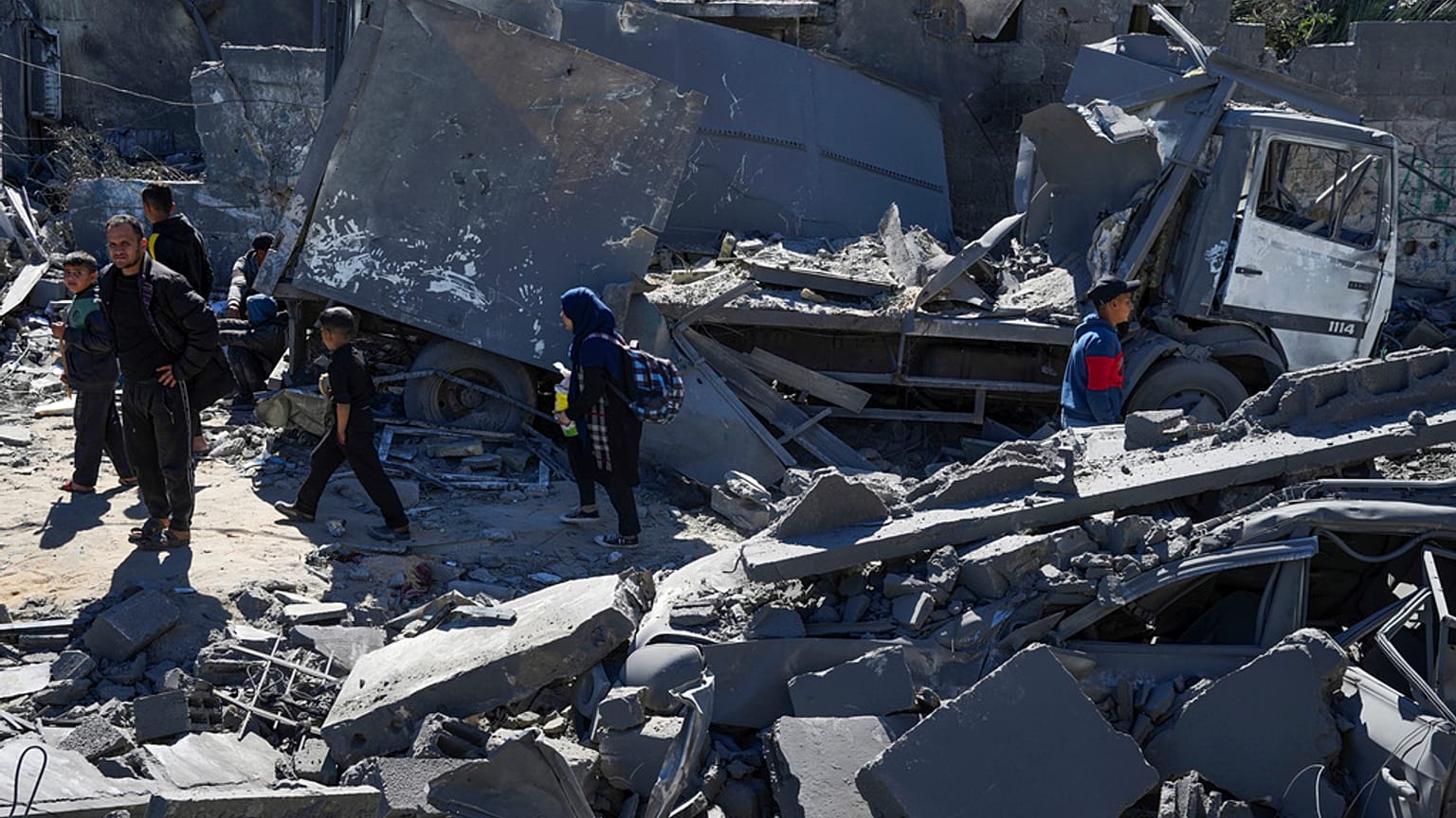 Edificios destruidos tras los últimos bombardeos. 