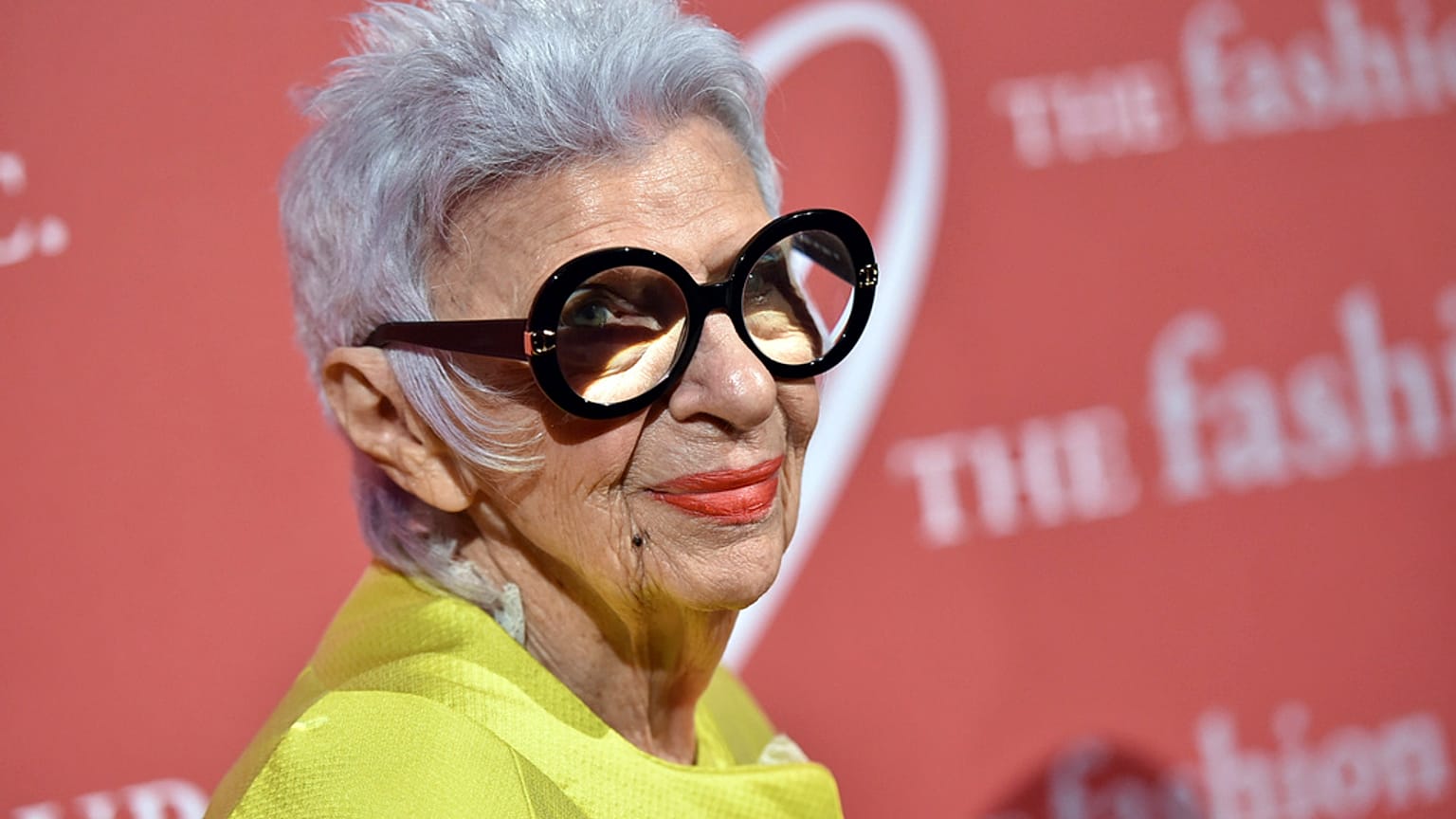 102 éves korában hunyt el Iris Apfel 