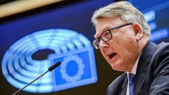 Nicolas Schmit s'exprime lors d'une session plénière au Parlement européen à Bruxelles, mercredi 10 mars 2021.