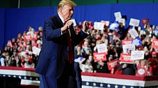 Donald Trump lors d'un rassemblement électoral le samedi 2 mars 2024 à Greensboro, en Caroline du Nord.