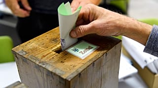 Die Schweizer Wählerinnen und Wähler haben bei einer Volksabstimmung entschieden, ihre Rente um einen zusätzlichen 13. Monat im Jahr zu erhöhen.