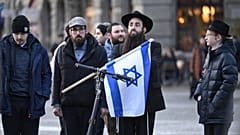 Az antiszemitizmus ellen tüntetnek Zürichben a támadás után