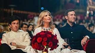 Ivanka Trump és férje, Jared Kushner (j), Anant Ambani előesküvői partyján