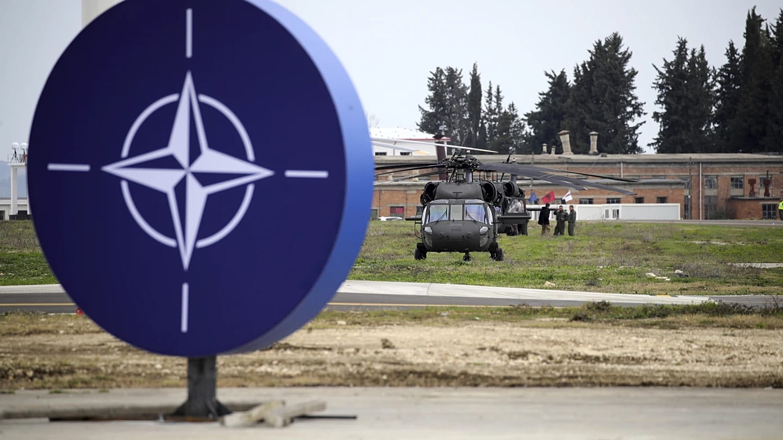 Η ΠΡΩΗΝ ΣΟΒΙΕΤΙΚΗ ΚΑΙ ΝΥΝ ΝΑΤΟΪΚΗ ΒΑΣΗ