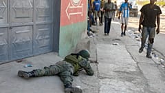 Am Montag bewachten die Soldaten den internationalen Flughafens in Port-au-Prince.