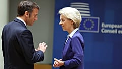 Ursula von der Leyen hat eine enge Arbeitsbeziehung zum französischen Präsidenten Emmanuel Macron aufgebaut.