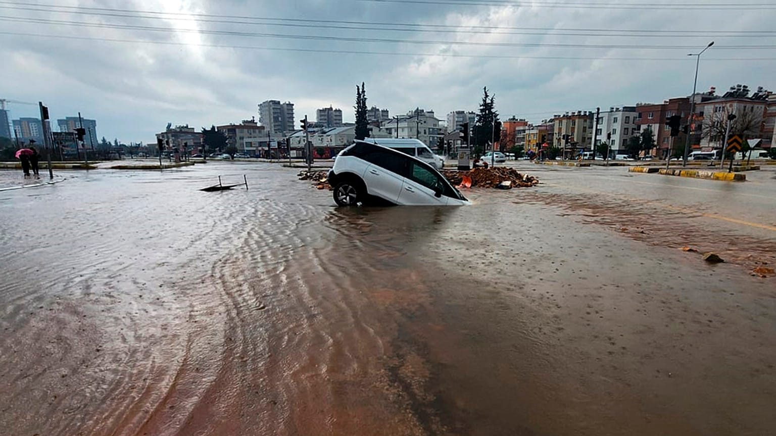 هطول أمطار غزيرة في أنطاليا، جنوب تركيا، 13 فبراير 2024.