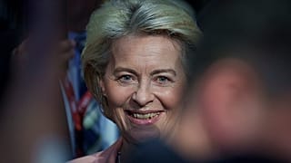 La presidenta de la Comisión Europea, Ursula von der Leyen, sonríe antes del inicio del Congreso del PPE en Bucarest, Rumania, el miércoles 6 de marzo de 2024.