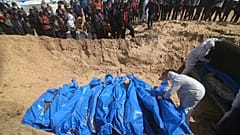 Bei Rafah sind 47 Palästinenser:innen in einem Massengrab beerdigt worden.