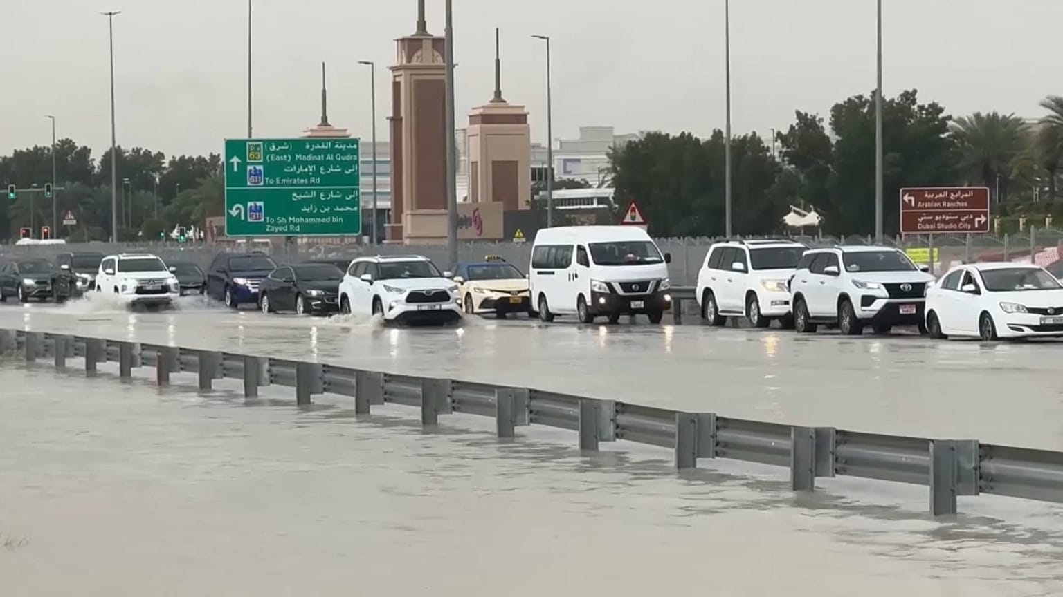 الفيضانات في الإمارات