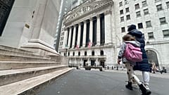 Signs of an inflation comeback have dimmed hopes of a near-future cut in US interest rates 