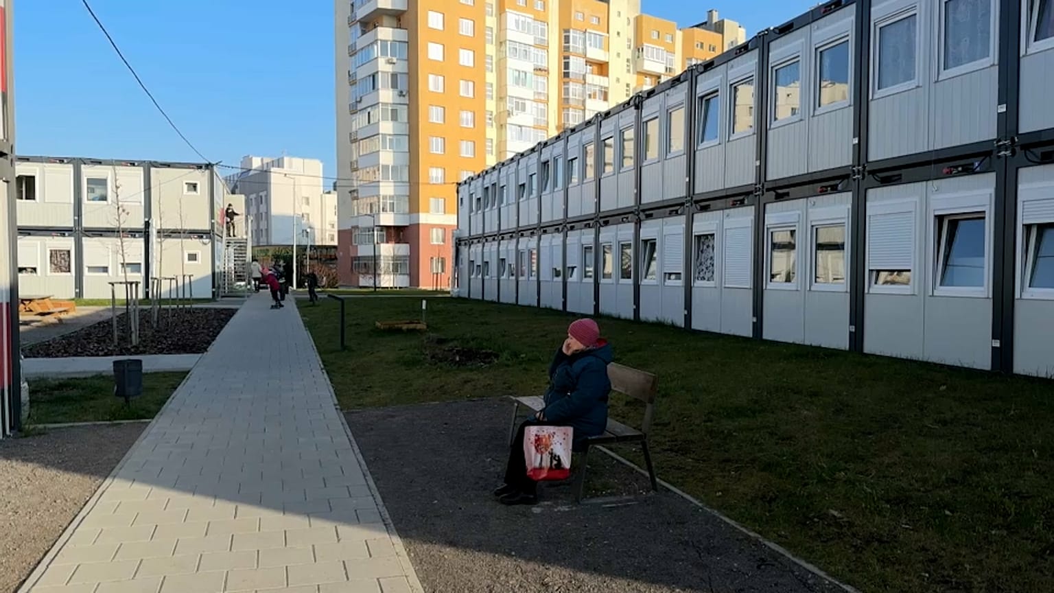 Refugiados ucranianos em instalações temporárias na cidade de Lviv, oeste da Ucrânia