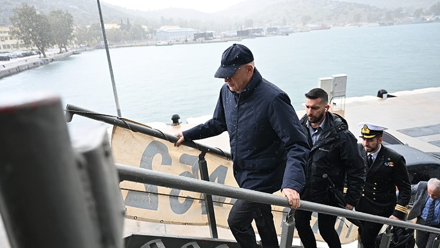 Ο υπουργός Εθνικής Άμυνας, Νίκος Δένδιας στην φρεγάτα «Ύδρα»