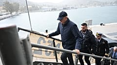 Ο υπουργός Εθνικής Άμυνας, Νίκος Δένδιας στην φρεγάτα «Ύδρα»