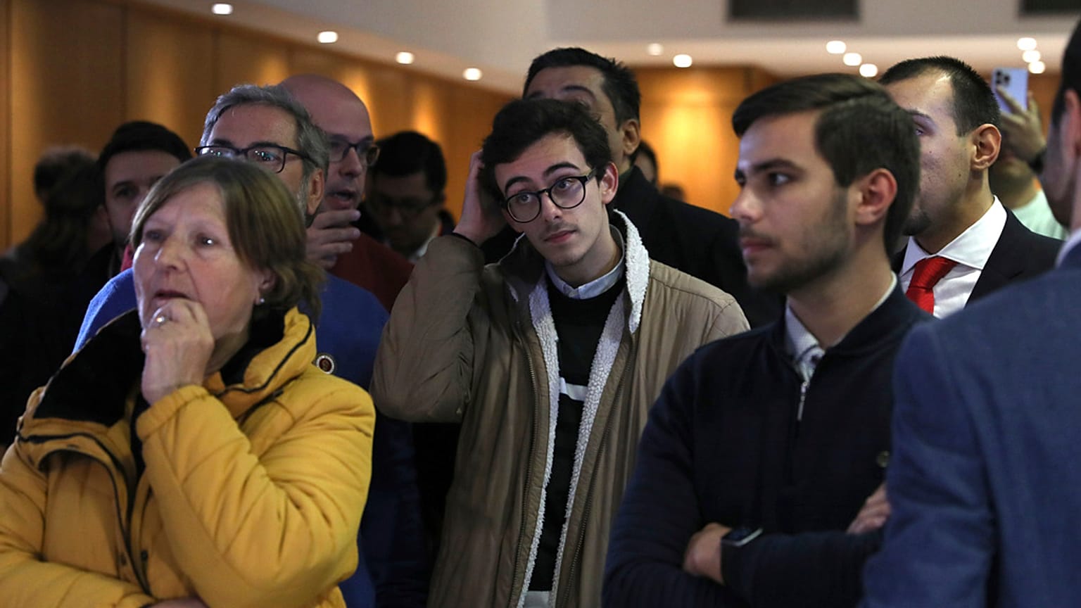 A noite eleitoral foi de muitos nervos para os portugueses com os partidos do arco da governação a disputarem os votos taco a taco