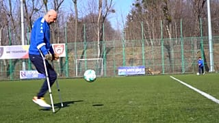 Veterani amputati giocano a calcio