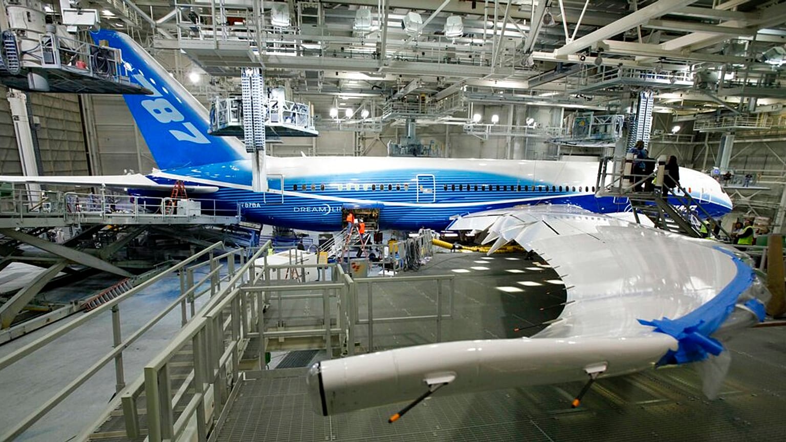 Boeing'in üretimi tamamlanan 787 Dreamliner tipi yolcu uçağı 