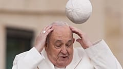 Der Nuntius des Vatikans, Visvaldas Kulbokas, ist in die Ukraine gereist, um den Sinn der Worte von Papst Franziskus über den Krieg in der Ukraine noch einmal zu erläutern. 