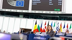 EU-Kommissarin Věra Jourová während der Debatte im Europäischen Parlament über das Gesetz zur Medienfreiheit, 13. März 2024.