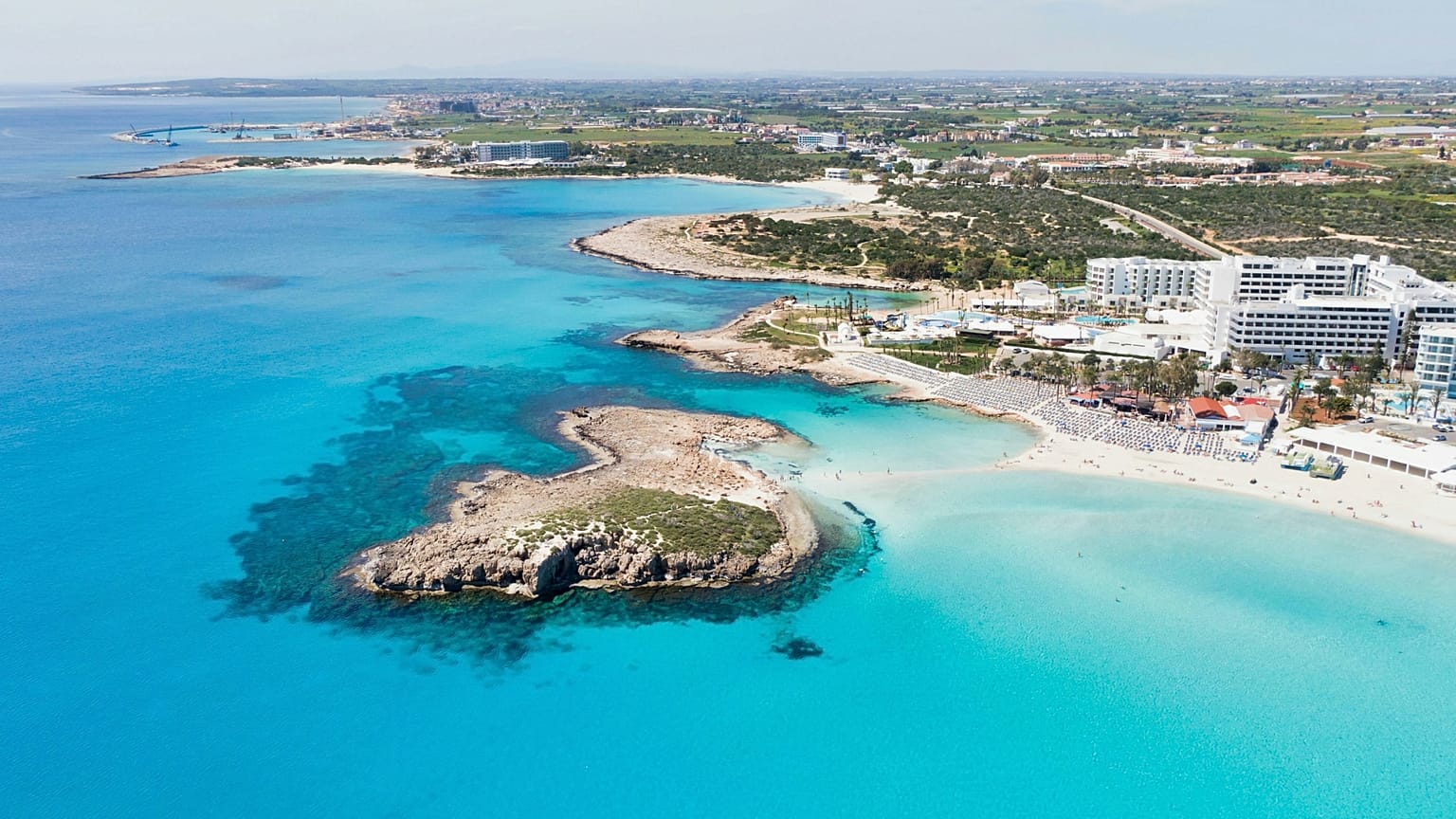 Praia de Nissi em Ayia Napa, Chipre. 