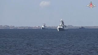 المناورات في بحر عمان