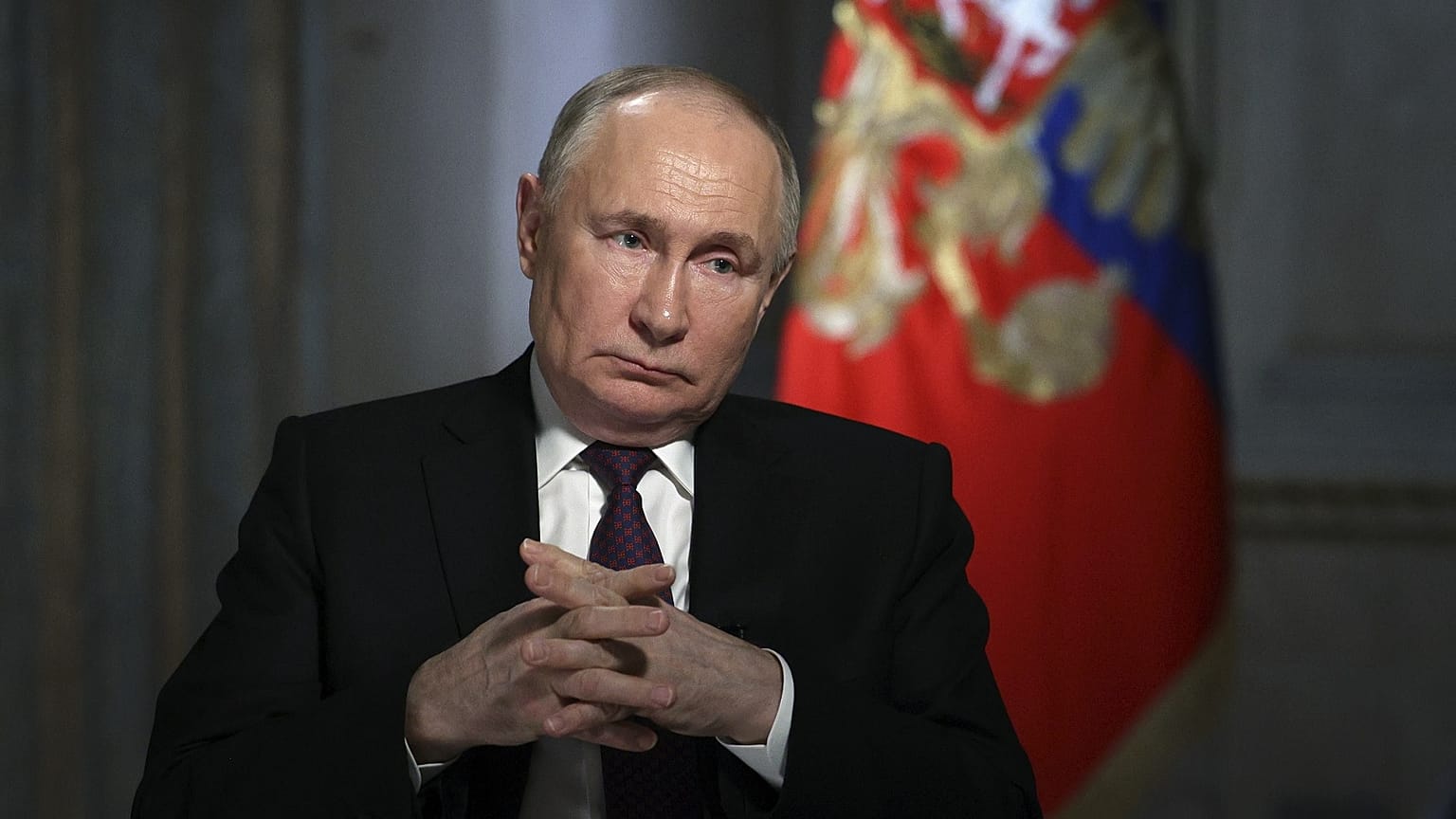 Vlagyimir Putyin 2024. március 12-én, interjú közben