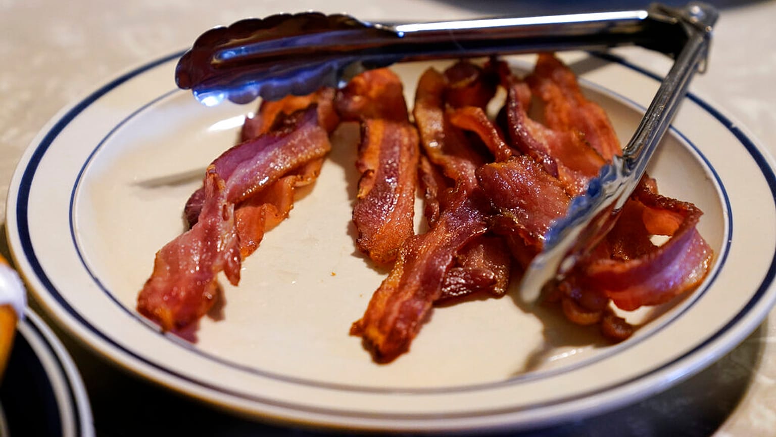 ABD'de bir adamın beyninde tespit edilen tenya yumurtalarının az pişmiş domuz etinden kaynaklı olduğu sonucuna varıldı