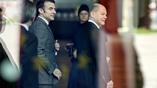 Der französische Präsident, Emmanuel Macron, schließt die Möglichkeit nicht aus, französische Truppen oder Truppen der NATO in die Ukraine zu entsenden.