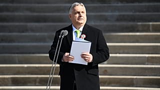 Orbán Viktor miniszterelnök az 1848/49-es forradalom és szabadságharc 176. évfordulója alkalmából tartott állami díszünnepségen a Múzeumkertben 2024. március 15-én