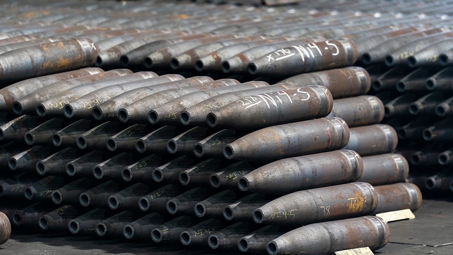 A kép illusztráció (155 mm M795 tüzérségi lövedékek)