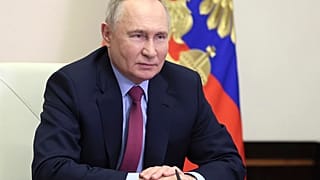 El presidente ruso Vladimir Putin durante la votación presidencial en la residencia estatal Novo-Ogaryovo en las afueras de Moscú, Rusia