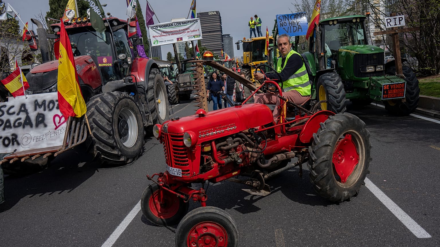 Trata-se de uma ação concertada entre os agricultores franceses e espanhóis